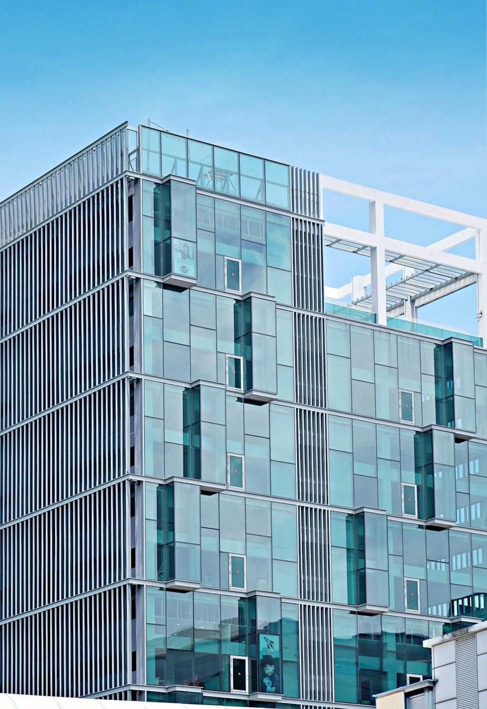 Cascade Tower Office Complex